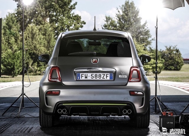 165马力 230牛米 菲亚特 595 abarth pista,极速218km/h,暴躁小哥