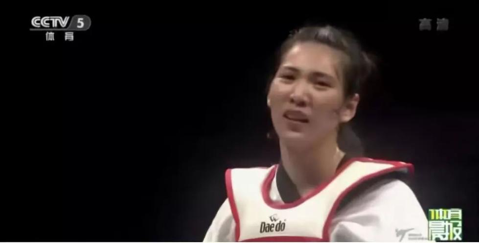 “复仇”成功！4个月后中国姑娘霸气拿回被“黑掉”的金牌_凤凰网