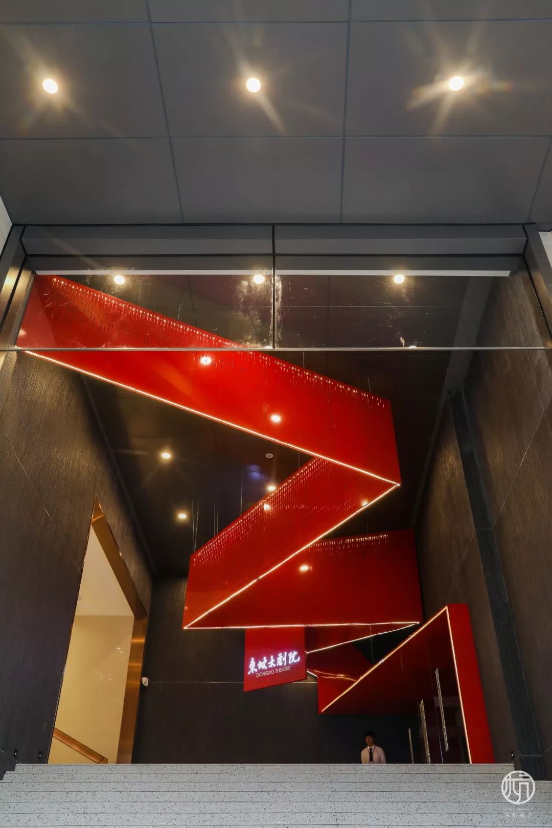 杭州东坡大剧院重磅升级,文青们可以在西湖边看轻歌舞剧《白蛇》啦