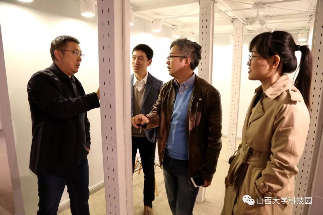 李君超对山大科技园一园三区建设情况进行了详细说明,张铁星对蕴华