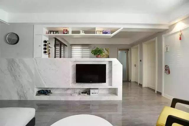 90平漂亮新房,客厅巧用一截矮墙隔断,邻居一看都跟着效仿