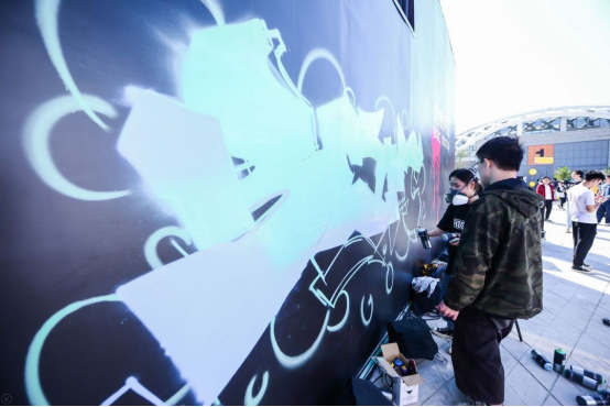 互动涂鸦进行中