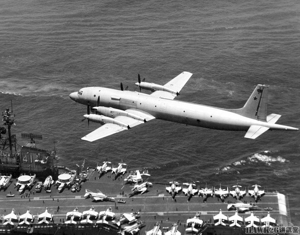 1979年,蘇聯空軍伊爾-38反潛巡邏機在海灣地區穿越美國海軍