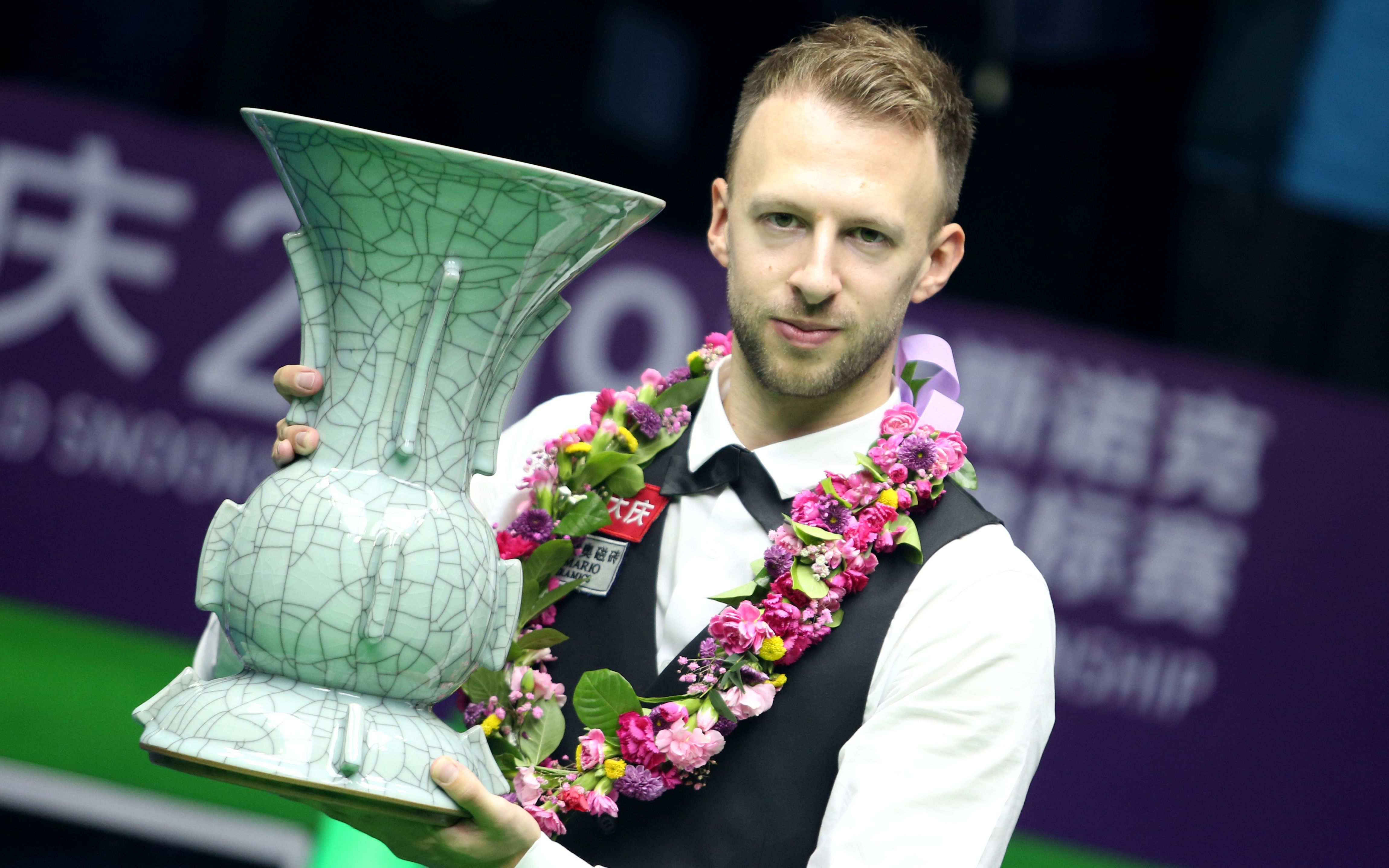 体育晨报特鲁姆普捧杯纳达尔首次卫冕硬地赛