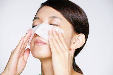 皮肤瘙痒干燥怎么办 镇静补水才能有效缓解瘙痒干燥