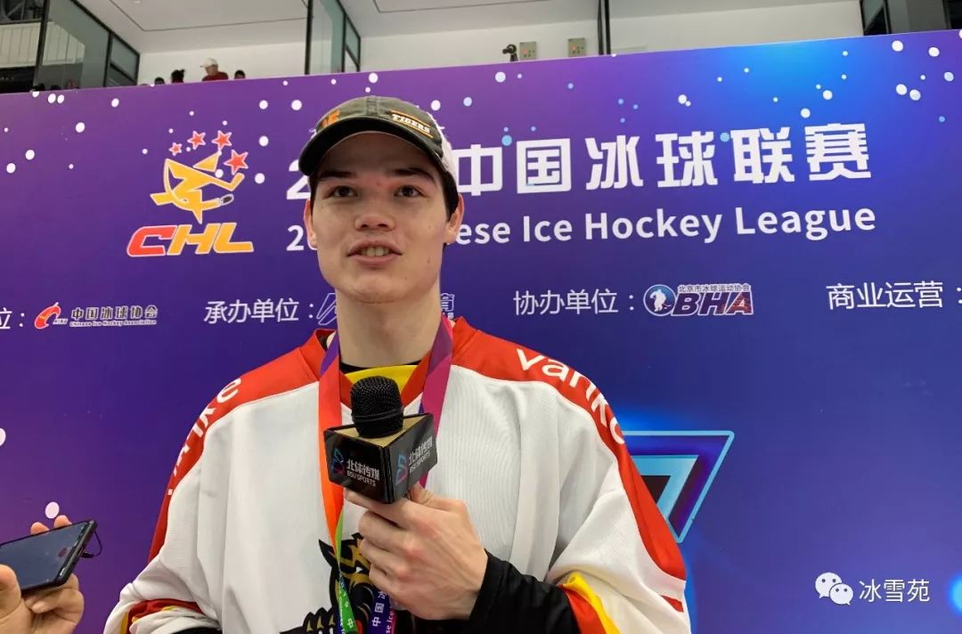 郑恩来:愿为中国冰球效力,盼达到姥姥高度