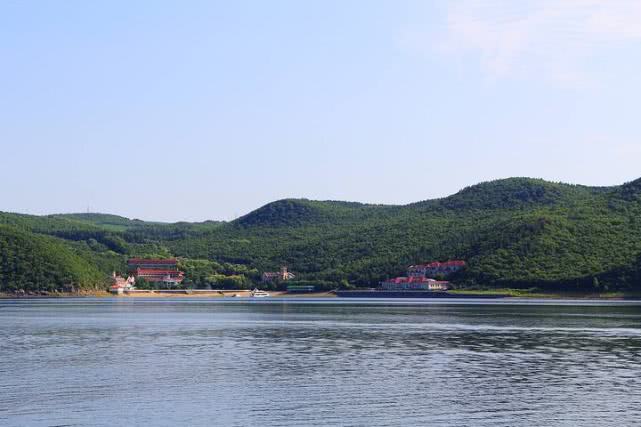 美不胜收的镜泊湖风景,观赏吊水楼瀑布,来感受下独特的罕见美景__凤凰