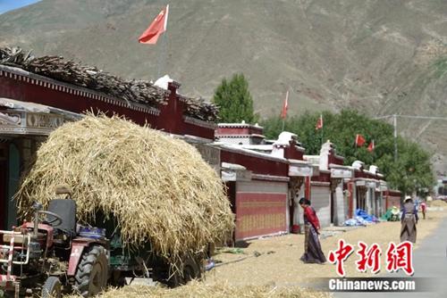 索朗多杰所在的克松社区曾是旧西藏农奴主索康·旺清格勒在山南的六大