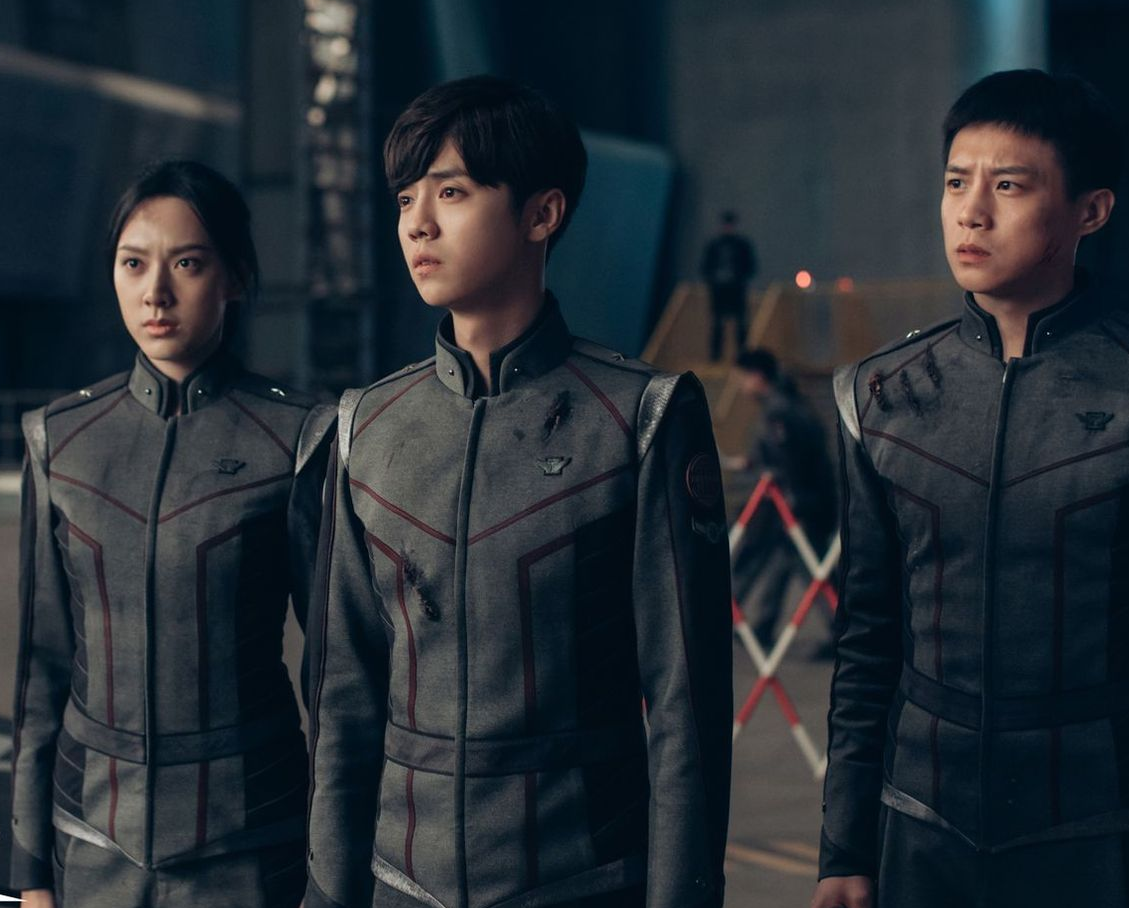 《上海堡垒》导演后悔用鹿晗?口碑扑街要甩锅,他前后反差招人骂