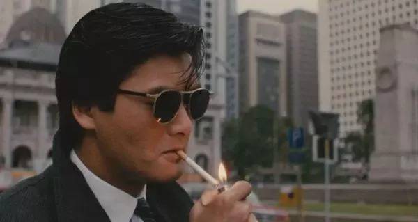 印象,我们那时看《英雄本色》《赌神》《教父》这些英雄主义的电影