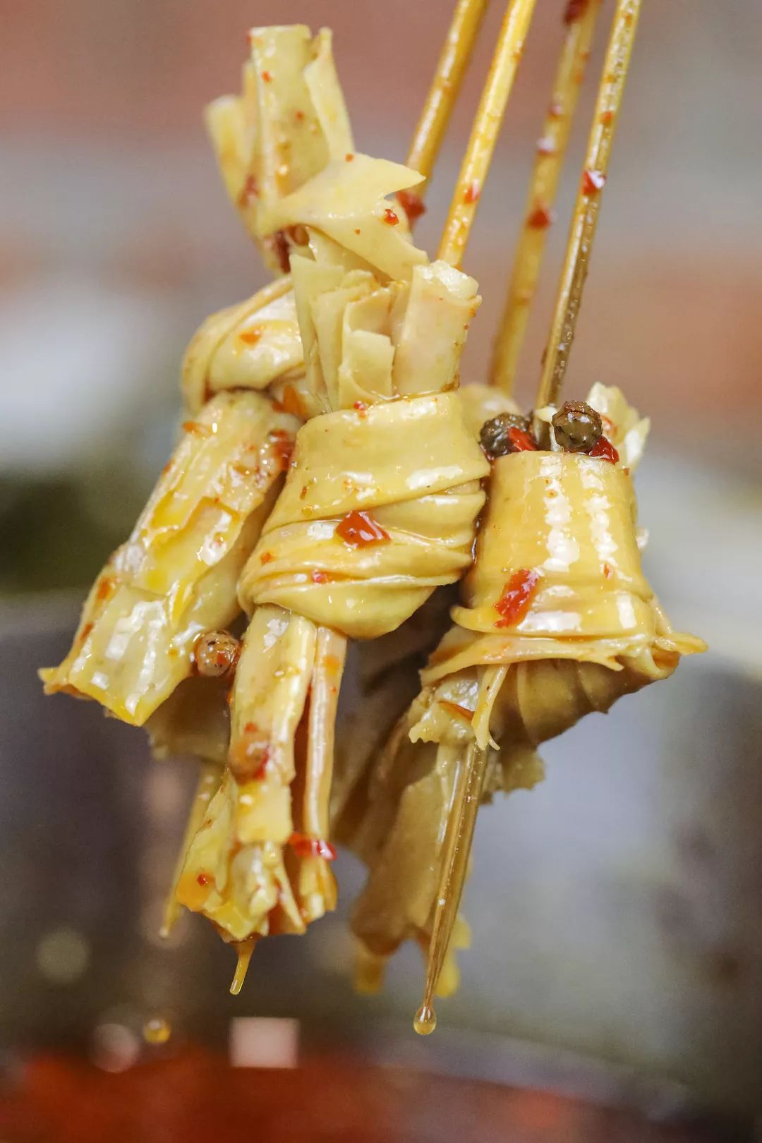 这家烧烤店不正经新上四川冷锅串串一下午卖出200份