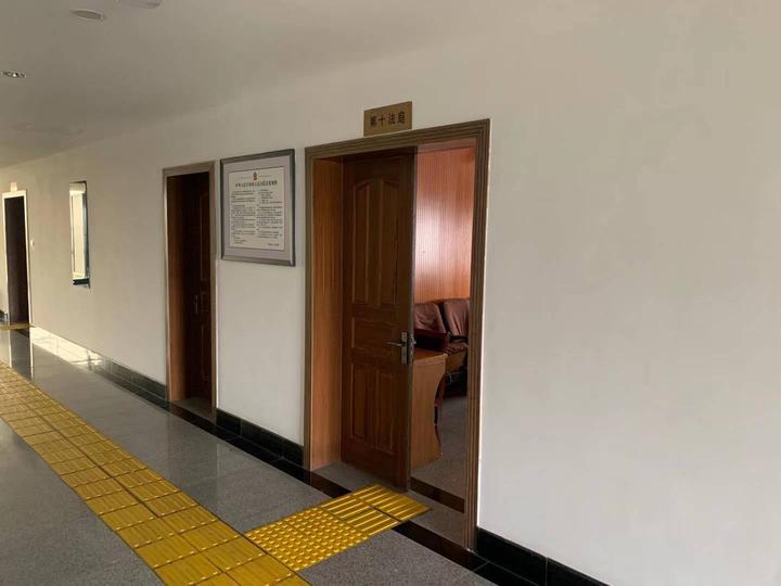 一对盲人夫妻来离婚,这个法院做了件让人意外的事