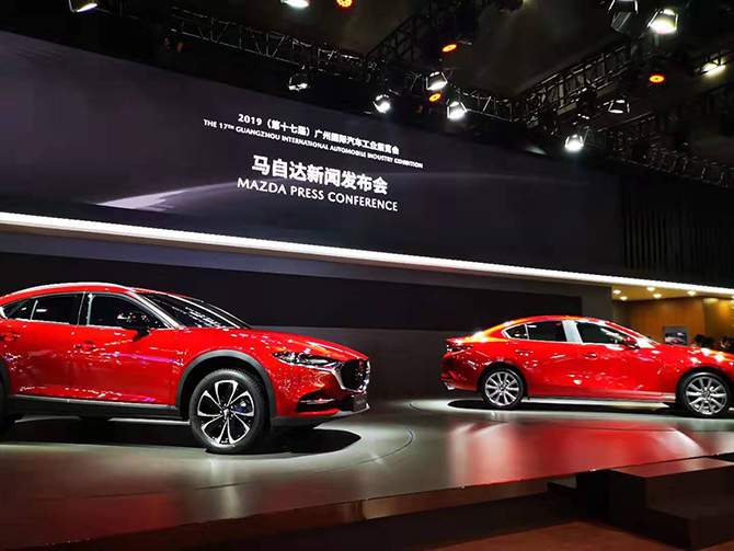 采用魂动2.0设计语言 马自达新款cx-4亮相车展