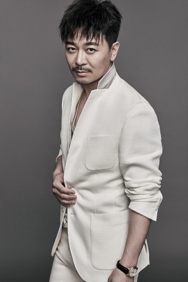 出生于河北张家口 ,毕业于中央戏剧学院表演系,中国国家话剧院男演员