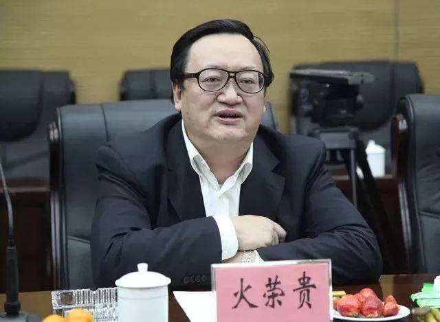 在武威市任职期间,职位一年一变