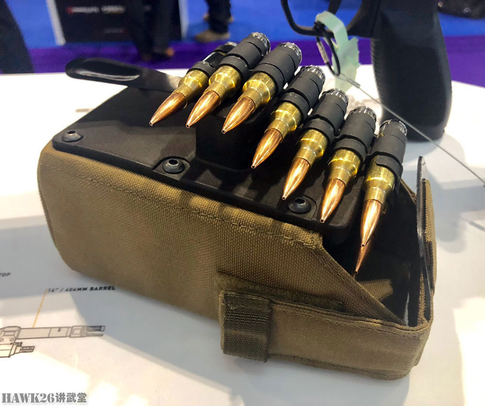 西格绍尔展出下一代班组武器的软质弹链包 细节之处毫不马虎__凤凰网