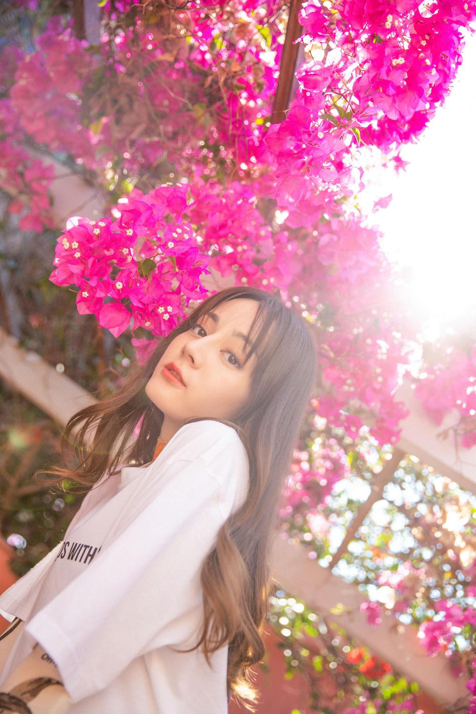 哪里来的小甜豆迪丽热巴化身粉刷匠甜笑灿烂如阳光