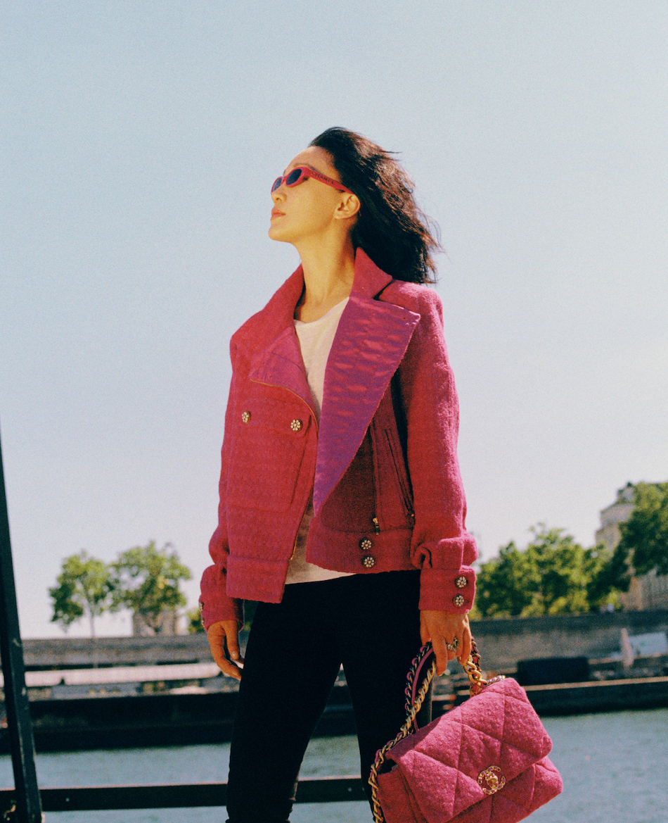 周迅巴黎街拍大片曝光 浪漫洒脱呈现电影质感__凤凰网