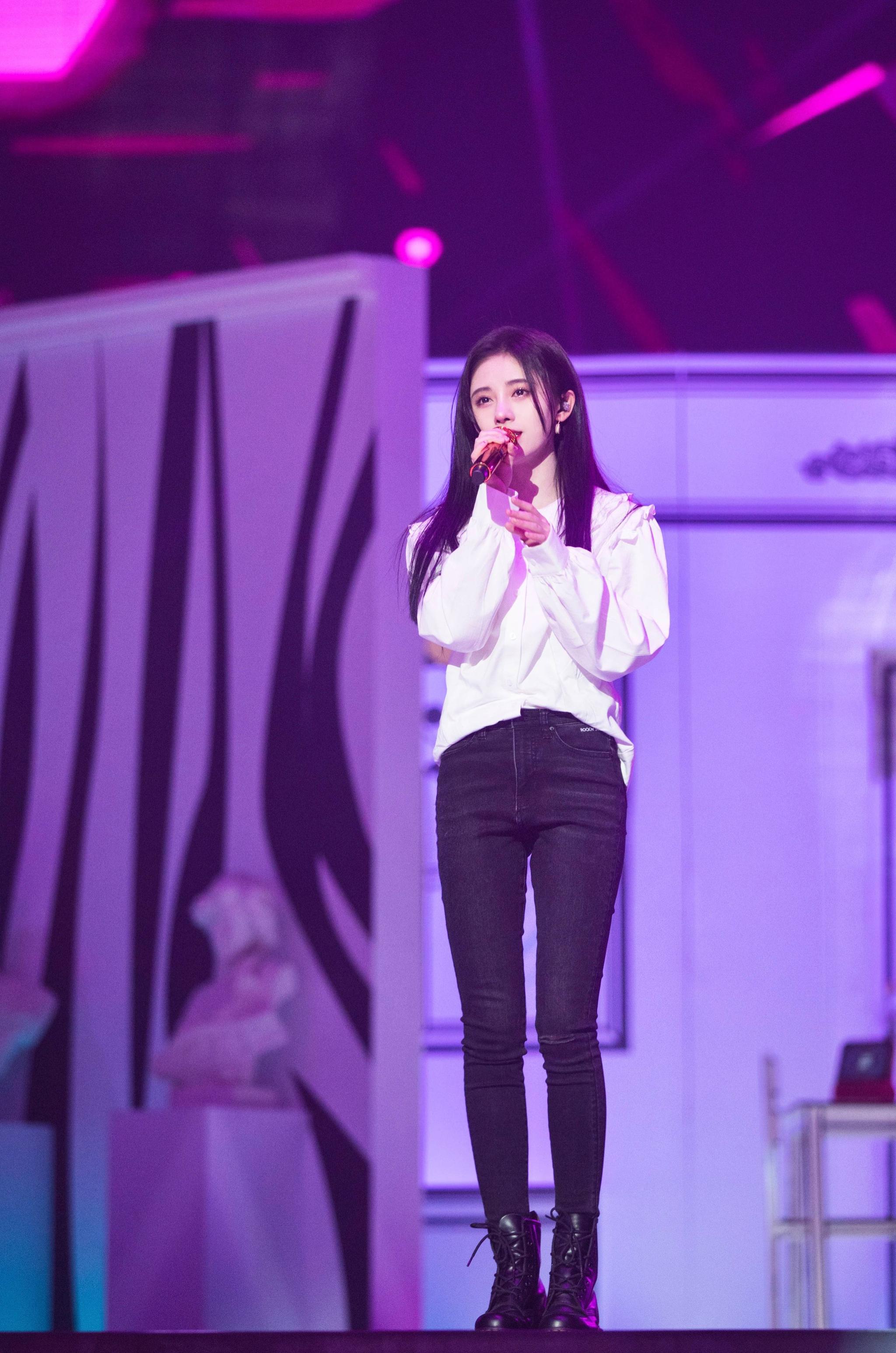 鞠婧祎能否成为流量女艺人网友身高可能是硬伤