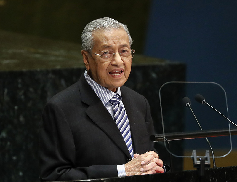 马来西亚总理马哈蒂尔2020年将交权给安瓦尔