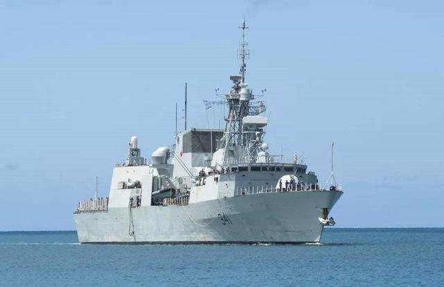 图为渥太华号护卫舰加拿大海军的实力并不强大,却仍然一而再再而三要