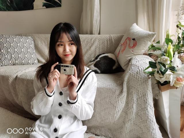 年轻人潮流自拍首选,华为nova6 5g 105°前置广角比iphone 11好玩