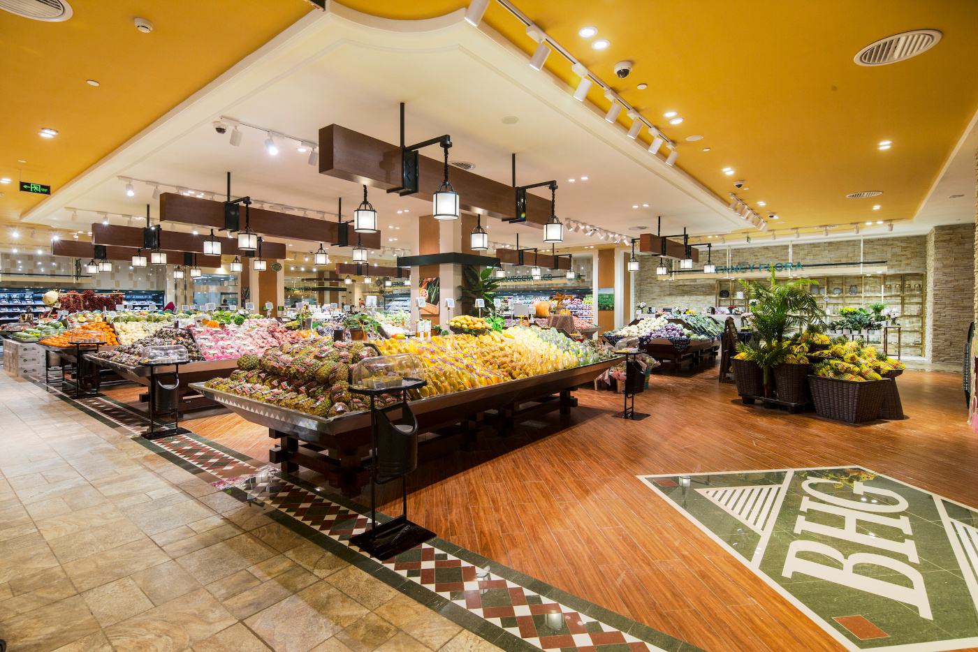 河西中央商场bhg店上月闭店 奇葩电梯和"县城风"被吐槽