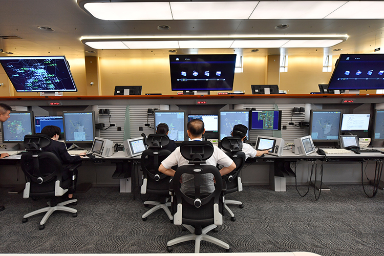 北京终端管制中心正式对空指挥 协调两地三场航班运行