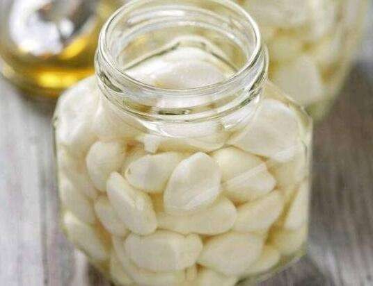 蜂蜜泡大蒜的食用时间蜂蜜泡大蒜什么时候吃最好