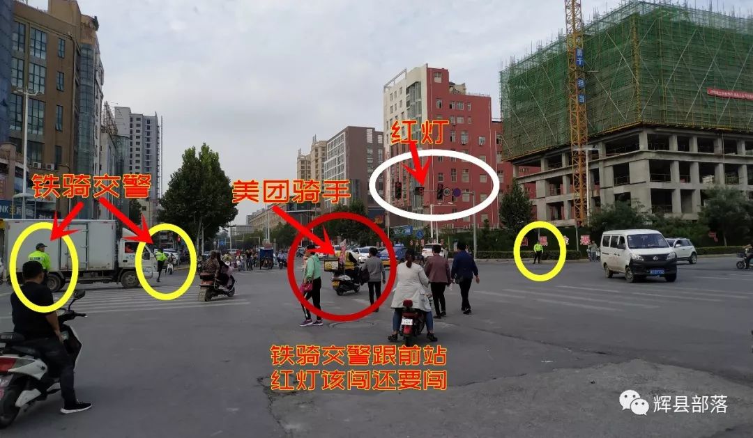 随着网络支付的兴起,越来越多的人通过手机点餐,于是辉县的街头巷尾