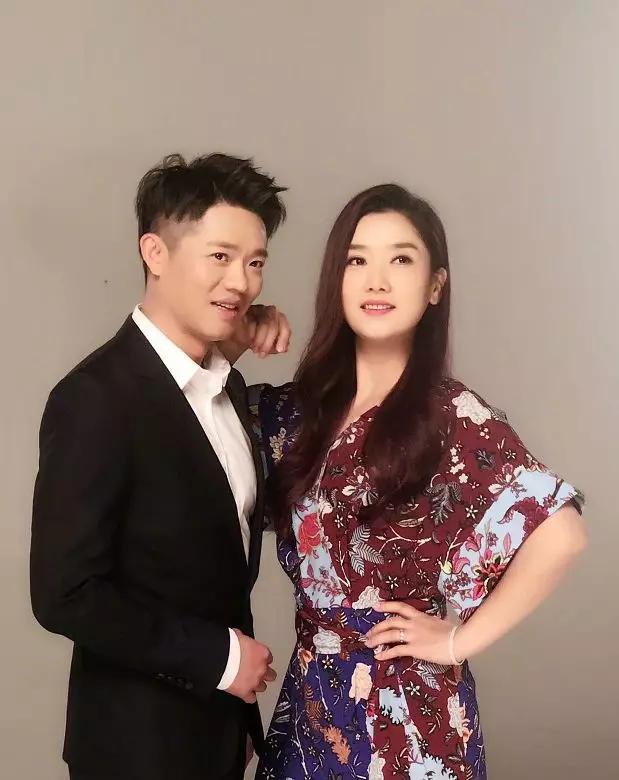 凤凰传奇曾毅被称是挣钱最容易的歌手事实却是没有他玲花不会火