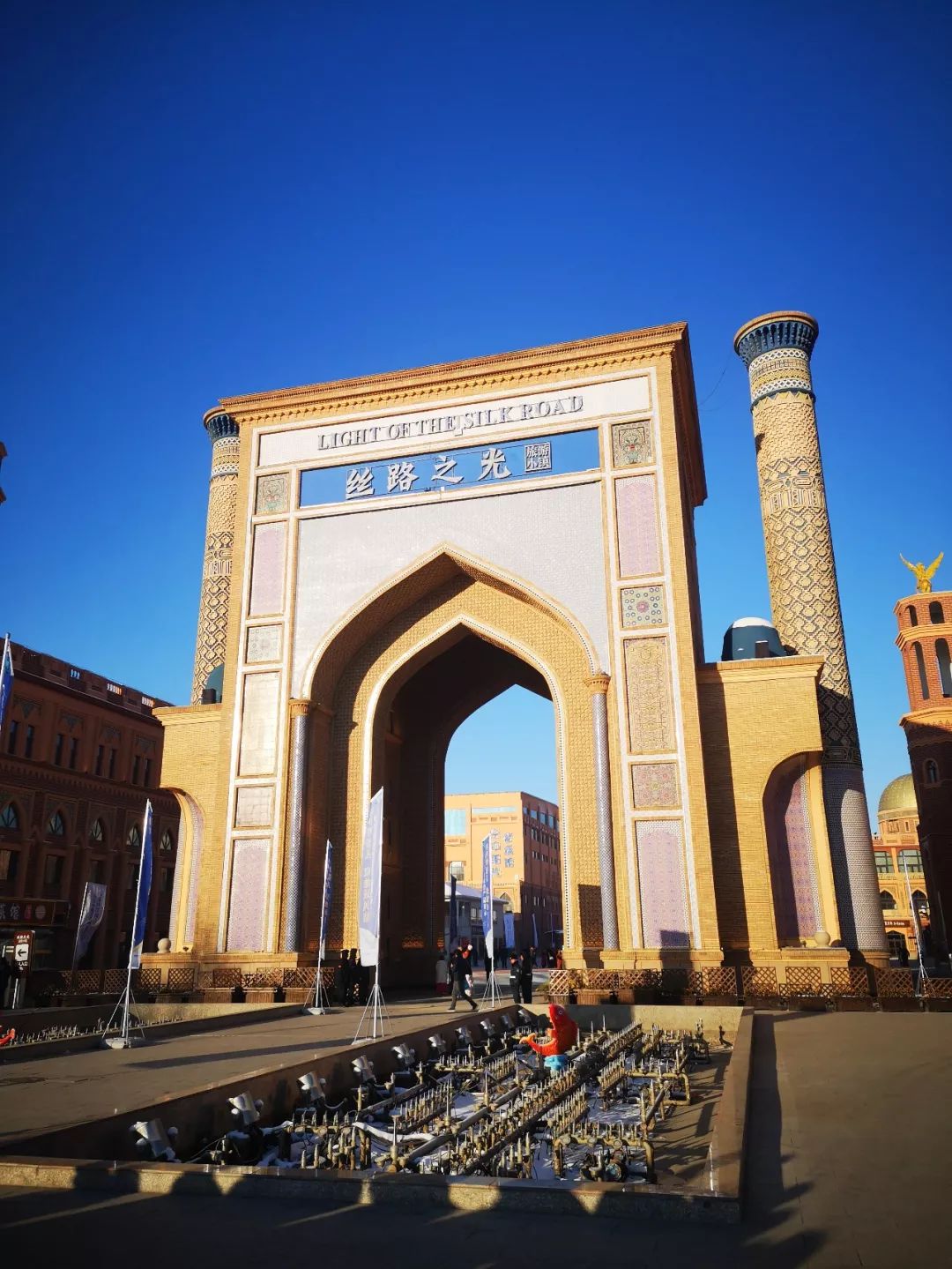 新疆伊宁市乾隆皇帝赐名为宁远城寓意远方安宁的美好愿望