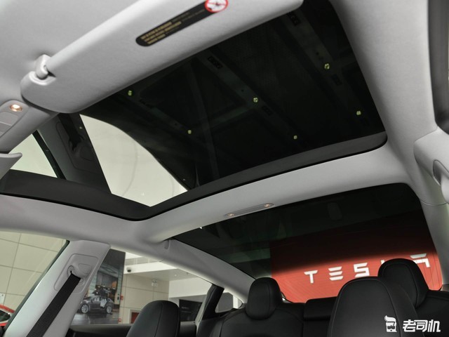 简约不简单 小哥带你看特斯拉model 3