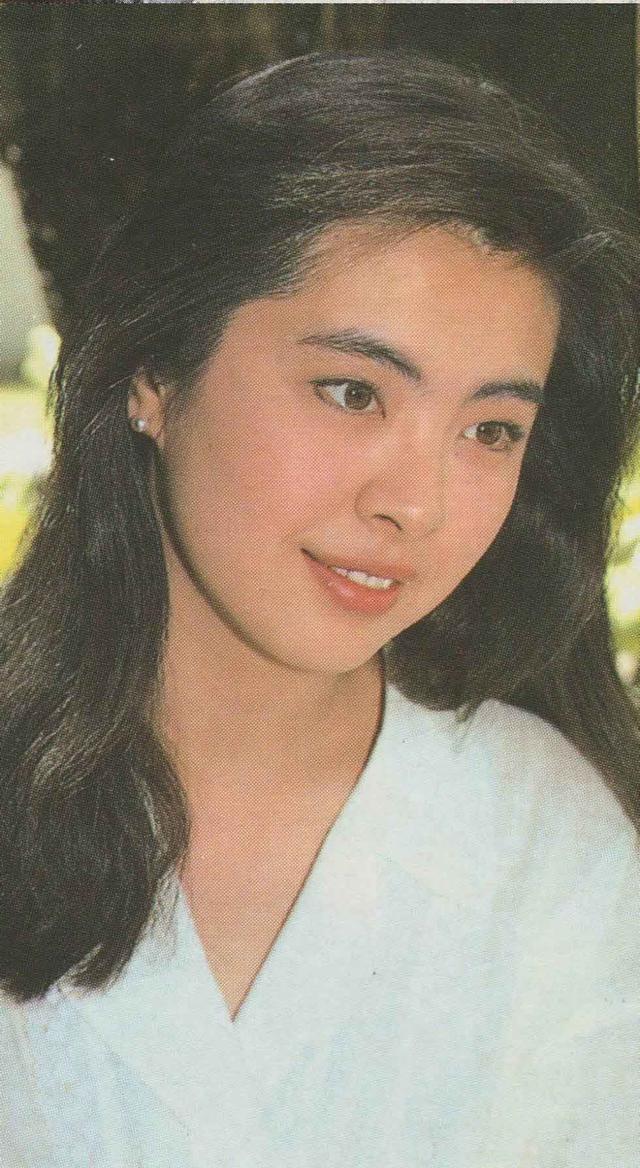 王祖贤年轻时的罕见老照片,美得太轰动,你有一半都没看过 !