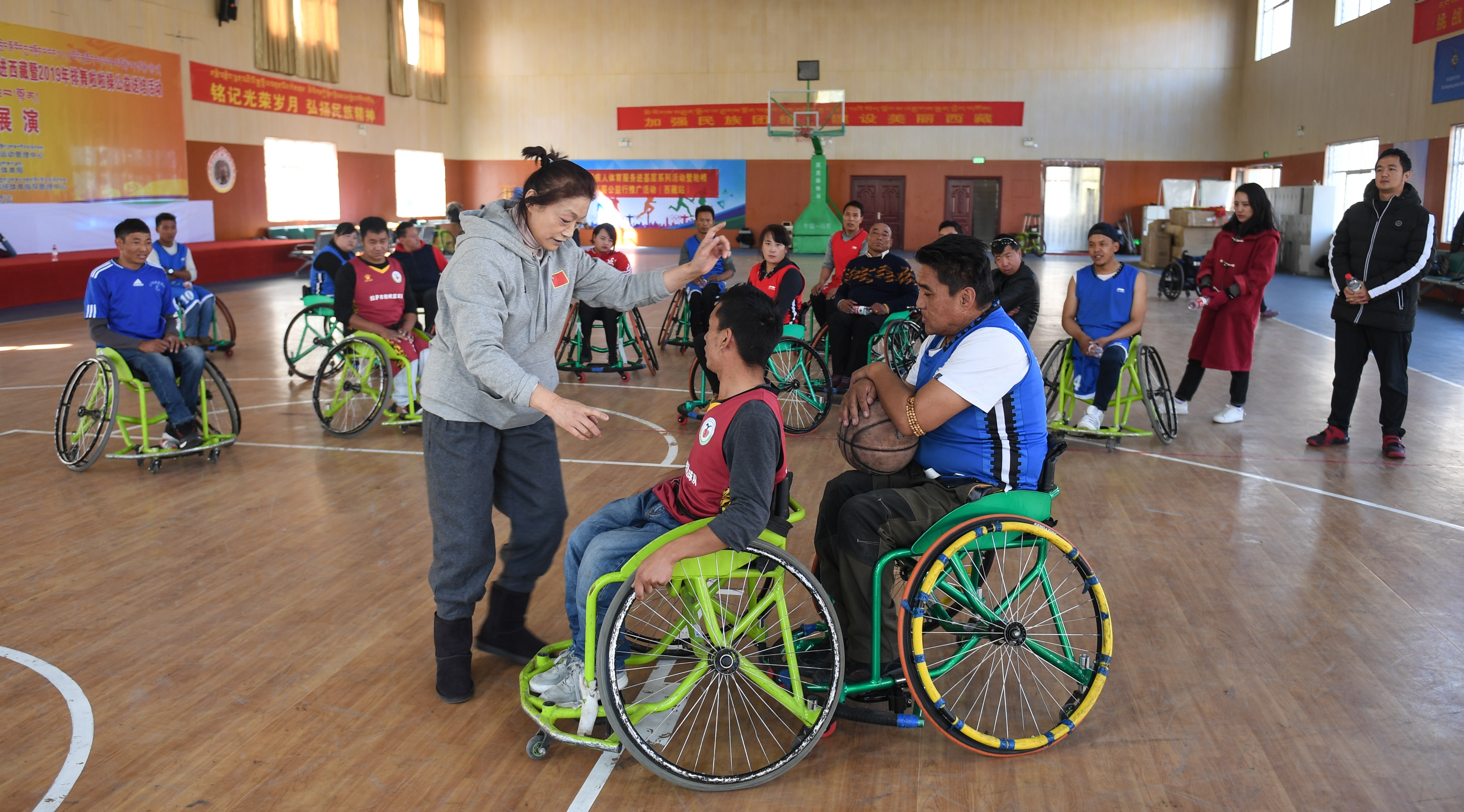 2019年残疾人体育服务进基层暨轮椅篮球公益行推广活动走进西藏
