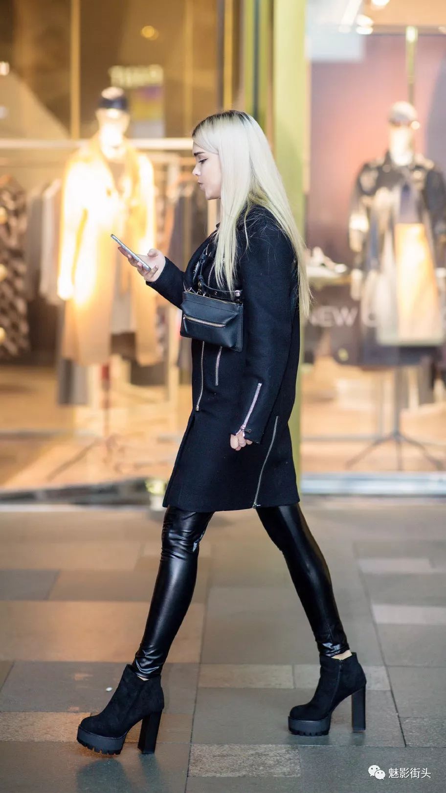 时髦的姑娘穿短靴都会选择高跟款式的衬托身材提升气质