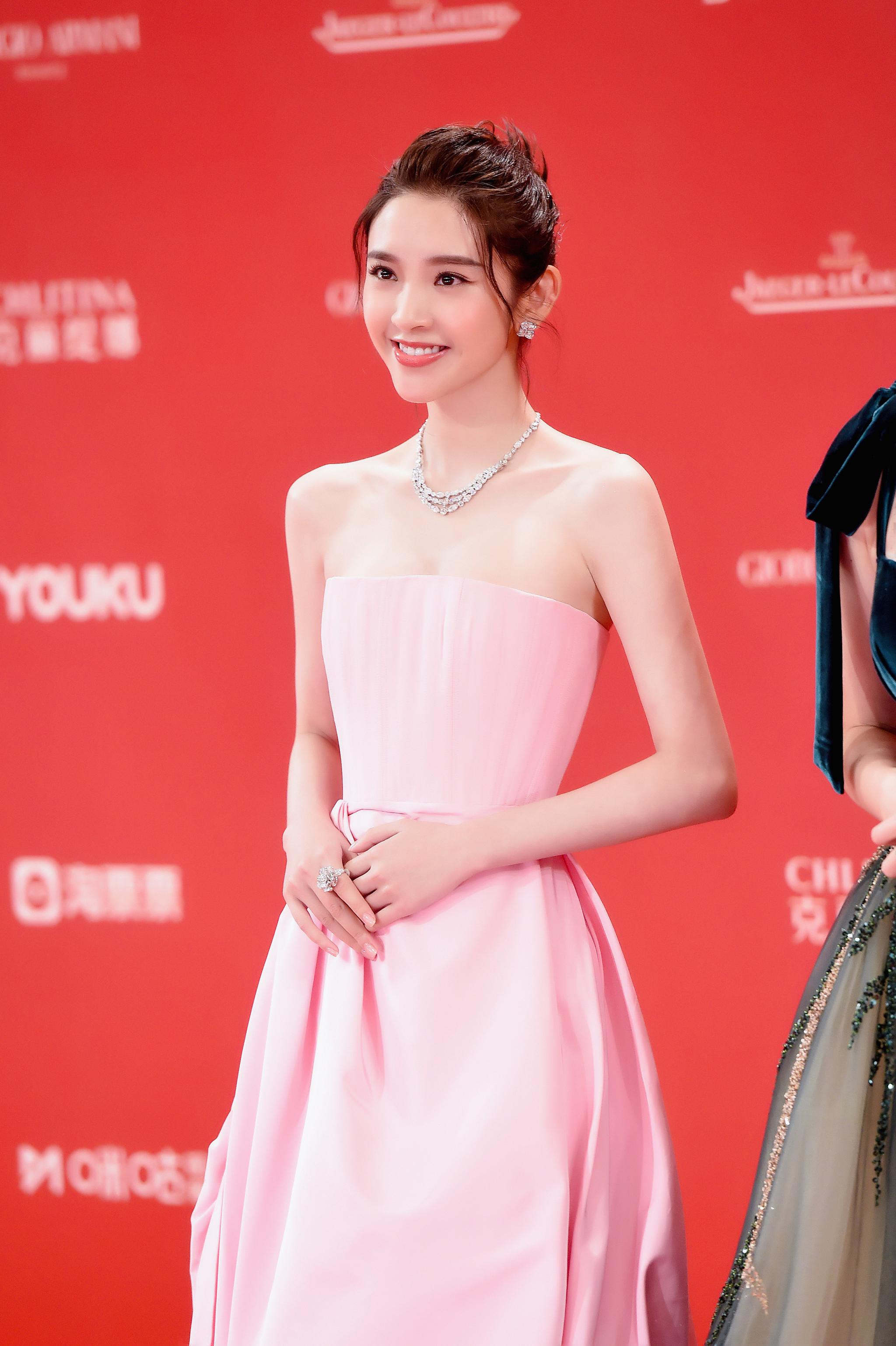 同样参演了诛仙唐艺昕的关注度会不会太低了