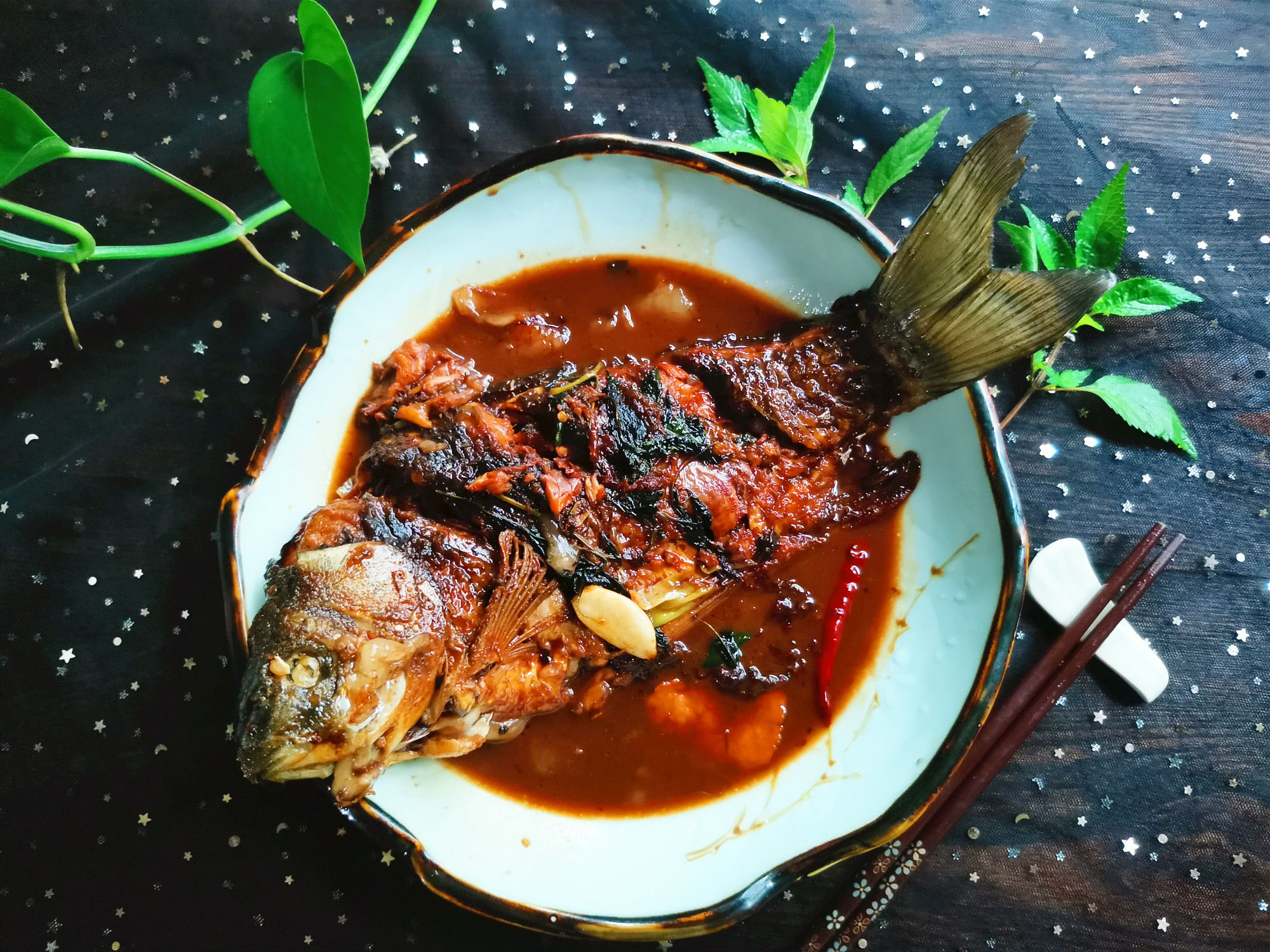 东北有一种野菜,不用花钱买,炖鱼时放些它,味道清香,鱼不腥