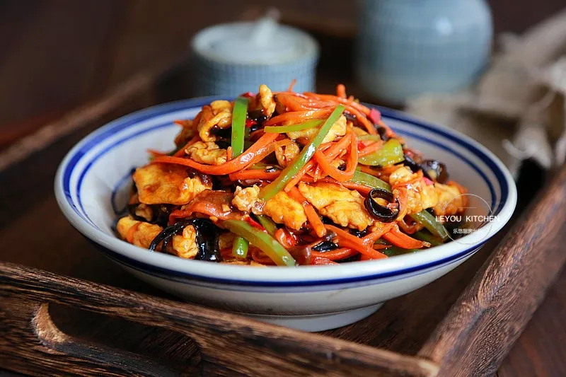 祥仔美食播报:非常好做的居家快手菜——鱼香鸡蛋,超级下饭!__凤凰网