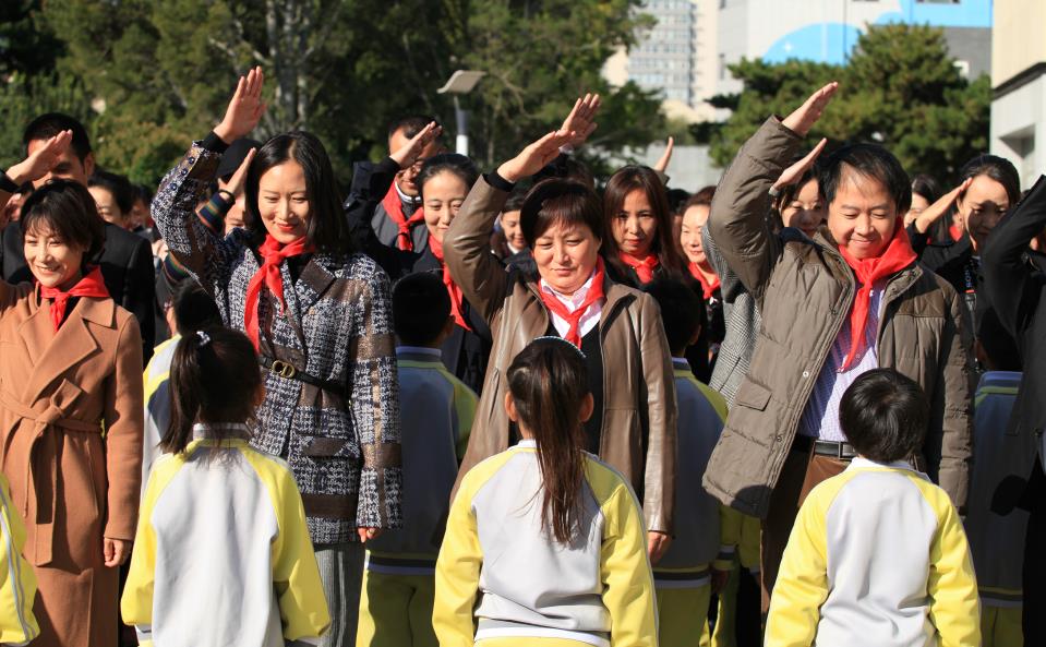 参加西单小学的小学生入队仪式暨少先队主题教育活动有感