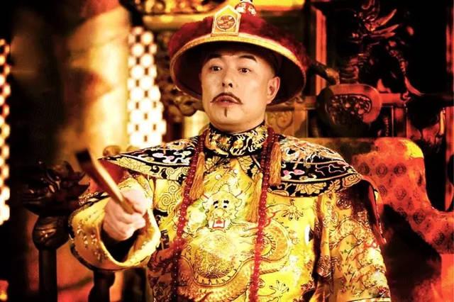 清朝乾隆年间,天下呈现出一派祥和繁荣的景象,被后人称作"康乾盛世".