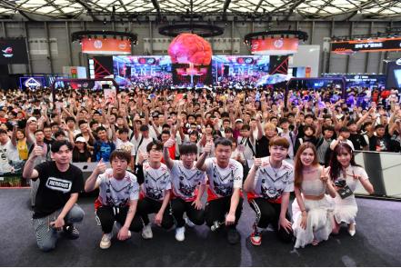 Jgfc 携手共赢:获七大赞助商青睐 揭秘JDG的俱乐部价值__凤凰网