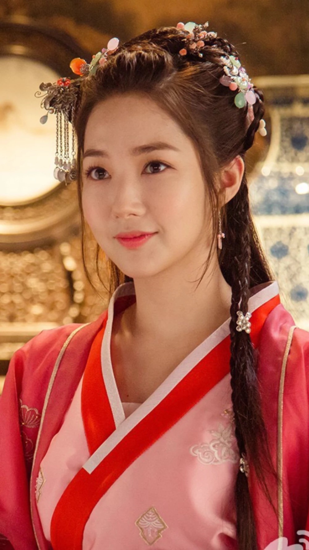 锦衣夜行被压多年女主让人不太喜欢不过女配现在个个正当红