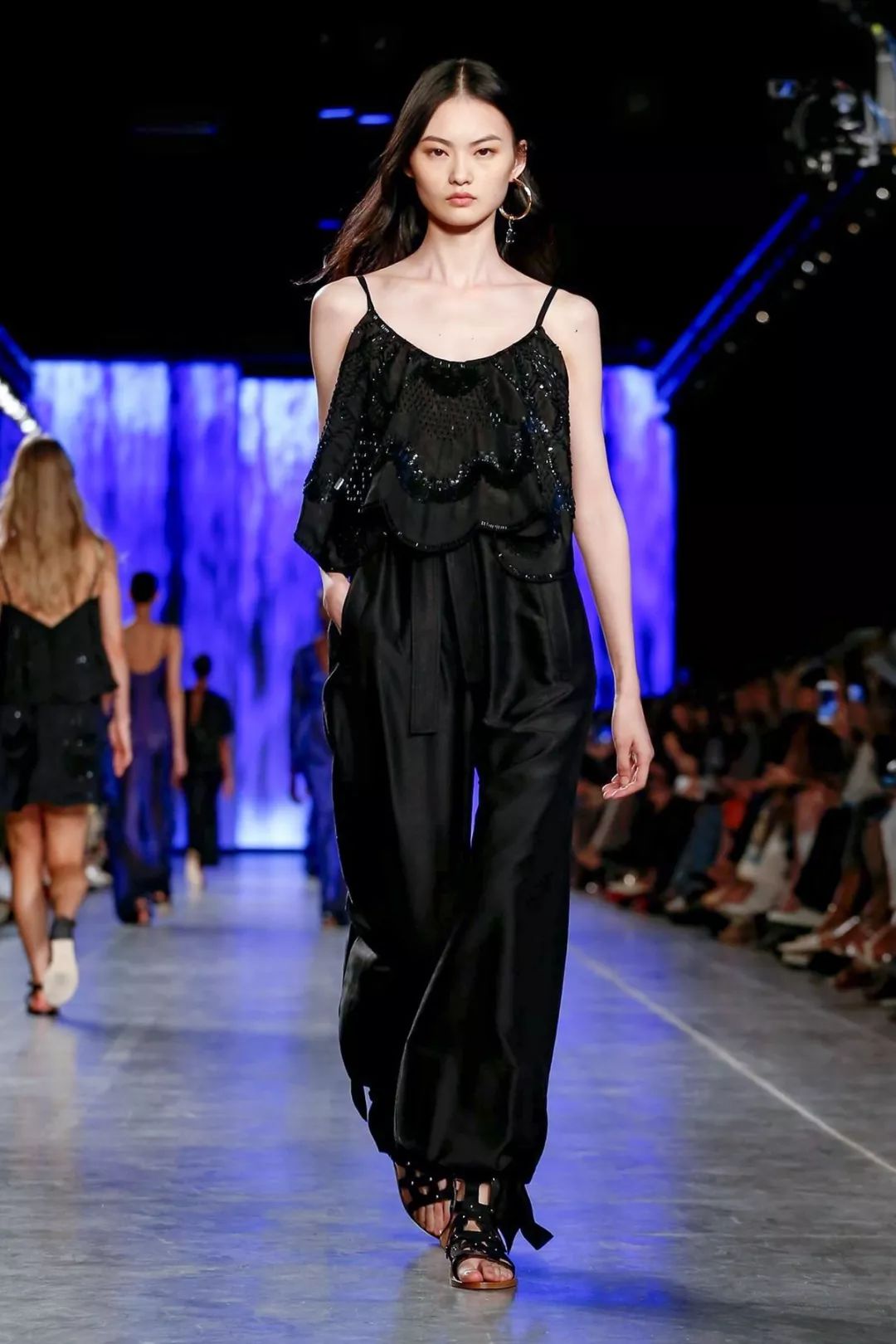 本季时装周走秀排行榜出炉仙女贺聪再次惊艳