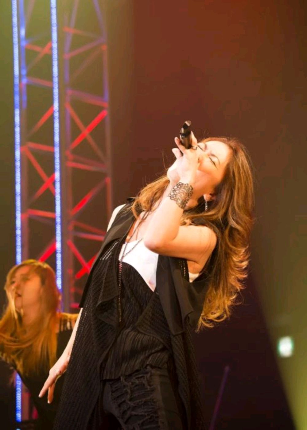 昕余传媒 // 日本歌坛的摇滚天后 大黑摩季最新消息