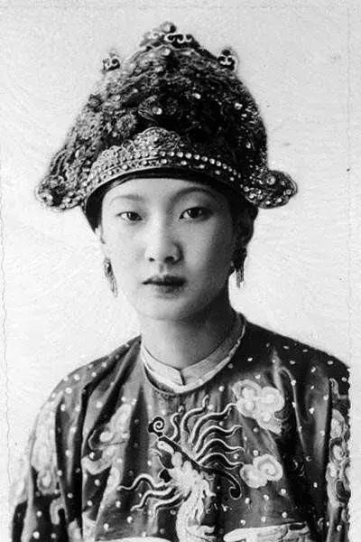 她为王室有5个孩子但她去世后就暴露在荒野中世界上最后一位女王