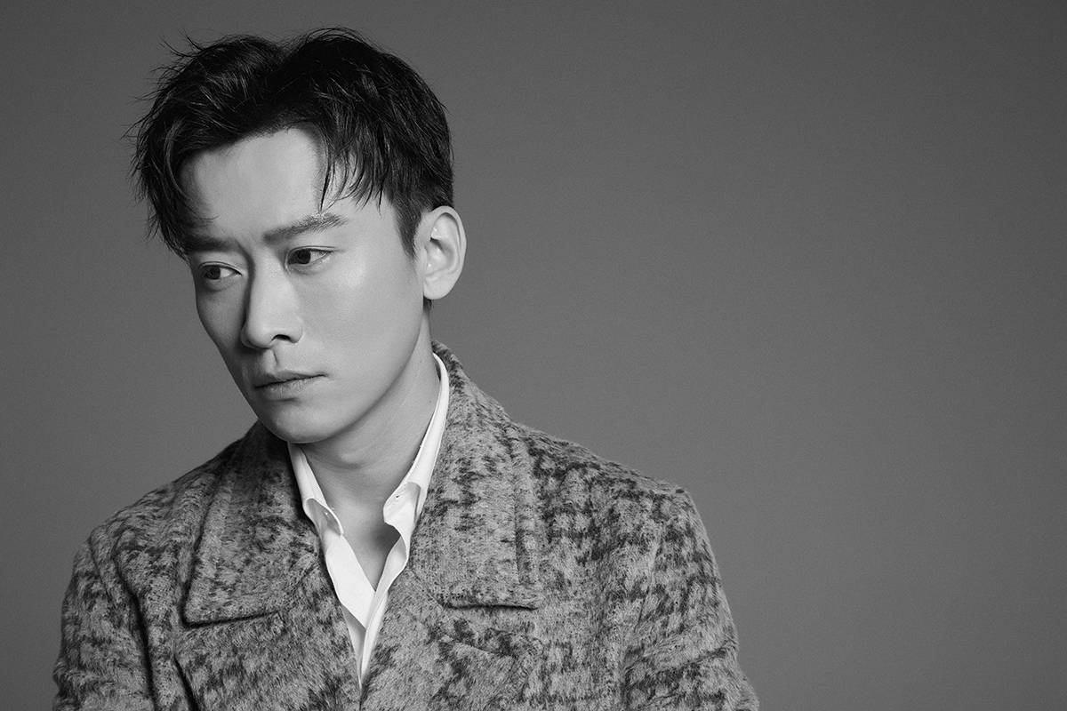 郑奇极简黑白风大片曝光时尚简约彰显绅士沉稳