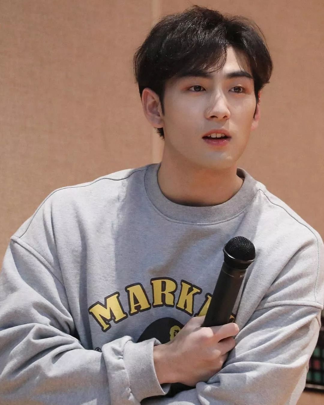 姜东昊的肌肉好好看哦我需要这样的男孩