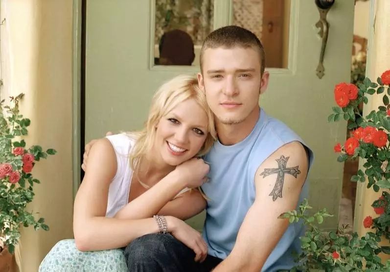 这对儿高调恋爱的小情侣配就一个字还要我说几次