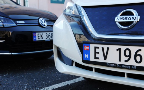 现在国外纯电动汽车牌照将给予纯电动汽车一些特权